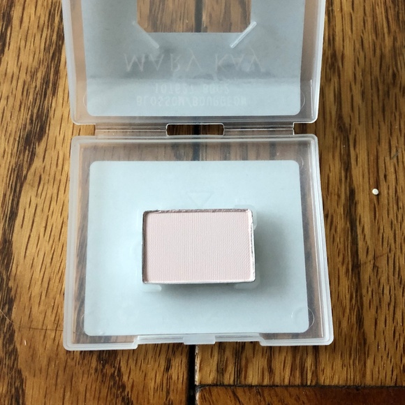 Mary Kay Other - Mary Kay Chroma Fusion Eye Shadow - Blossom Mary Kay Other - Mary Kay Chroma Fusion Eye Shadow - Blossom